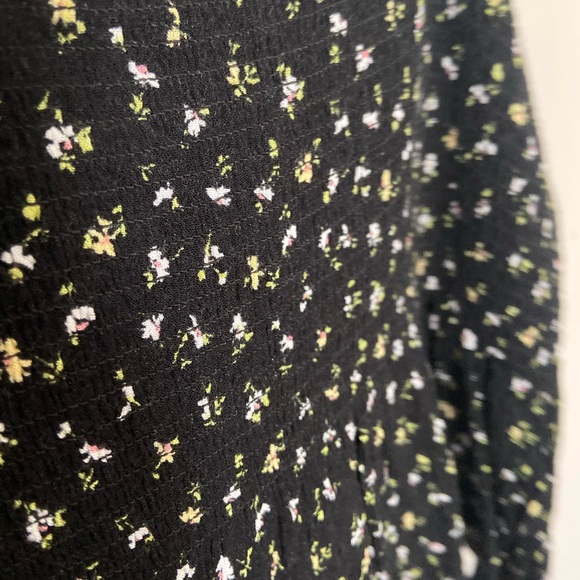 too small - Picture 4 of 4